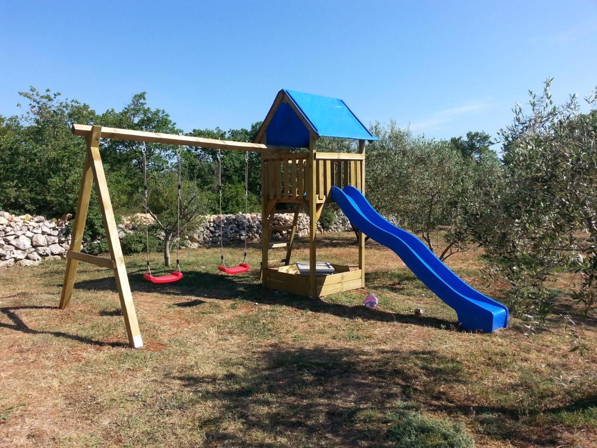 Holiday Home Hrast Debeljak Экстерьер фото