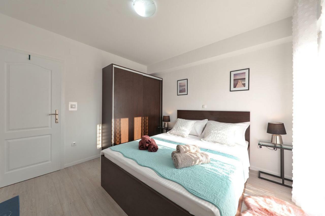 Holiday Home Hrast Debeljak Экстерьер фото